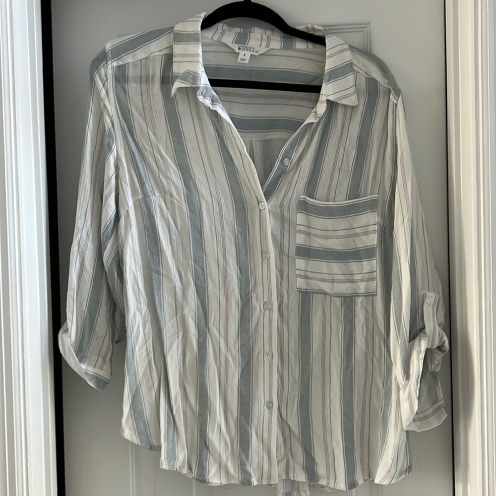 Market & Spruce button up lightweight shirt